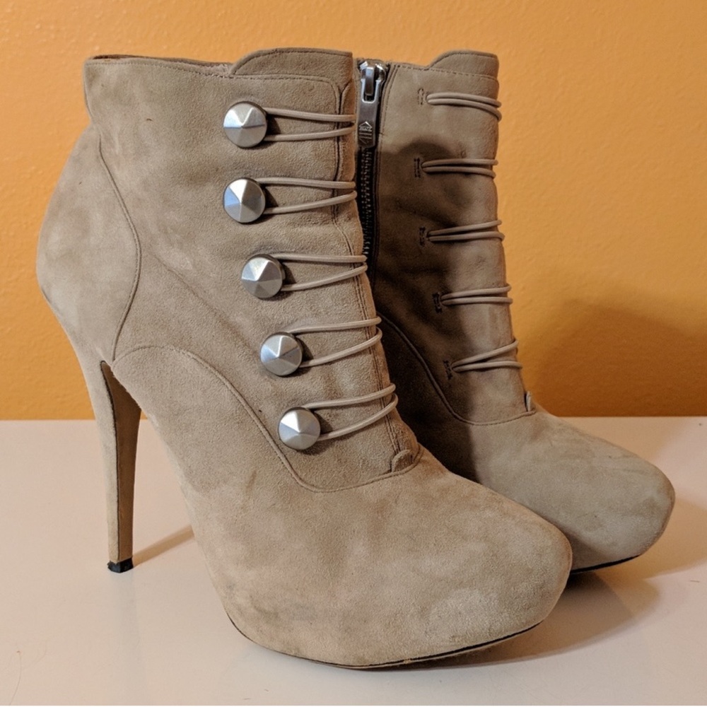 Vince Camuto Jenks stiletto booties